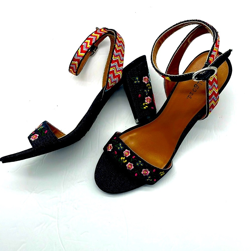 Indigo Rd Embroidered Floral Blue Denim‎ Heels Irbadie Open Toe Size 7.5M Boho